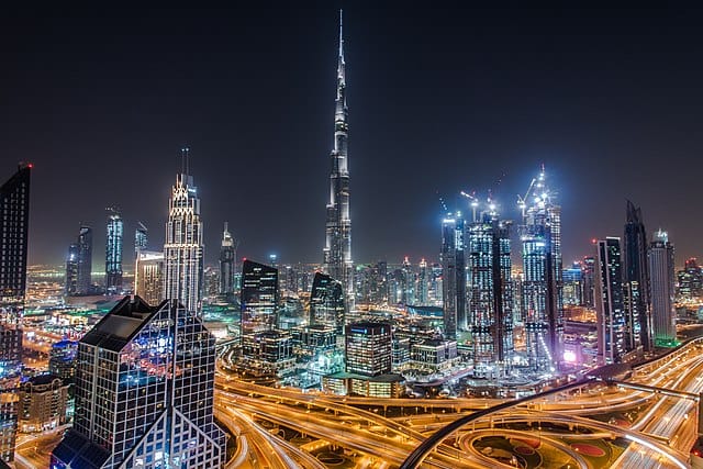 Dubai: Where Tradition Meets Modernity